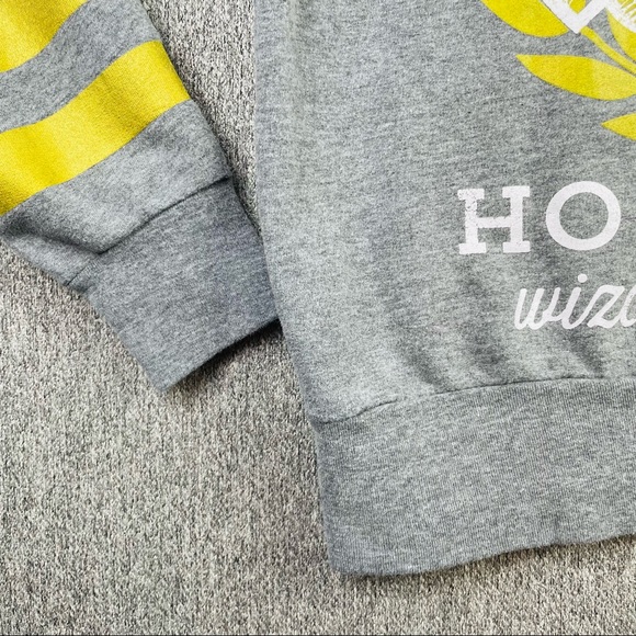 Harry Potter Hogwarts Wizard in Training Sweatshirt Graphic Shirt Juniors Size S - Picture 5 of 9